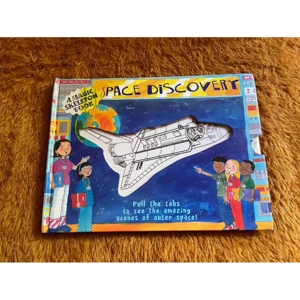 Boardbook Space Discovery a Magic Skeleton Book-Pull the tabs to see the amazing scenes of outer spa