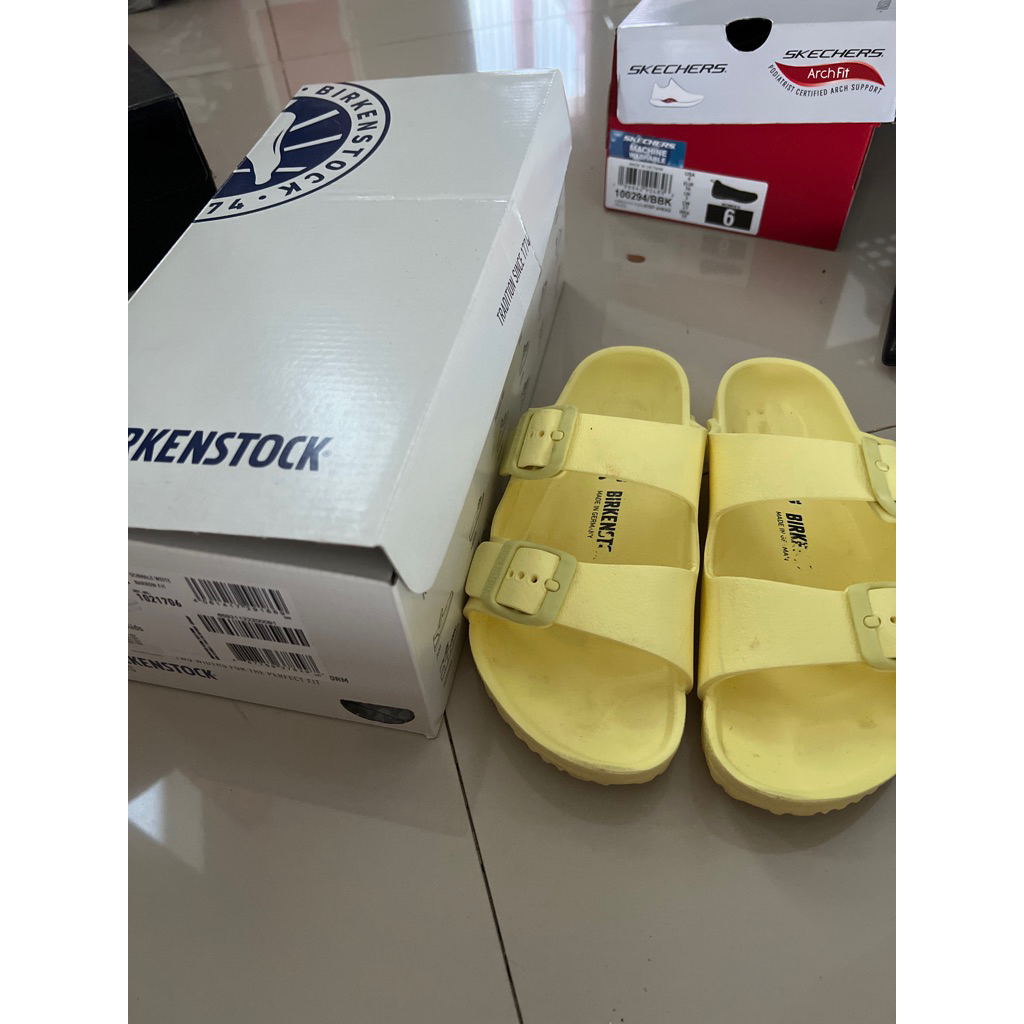 sendal anak perempuan skechers preloved