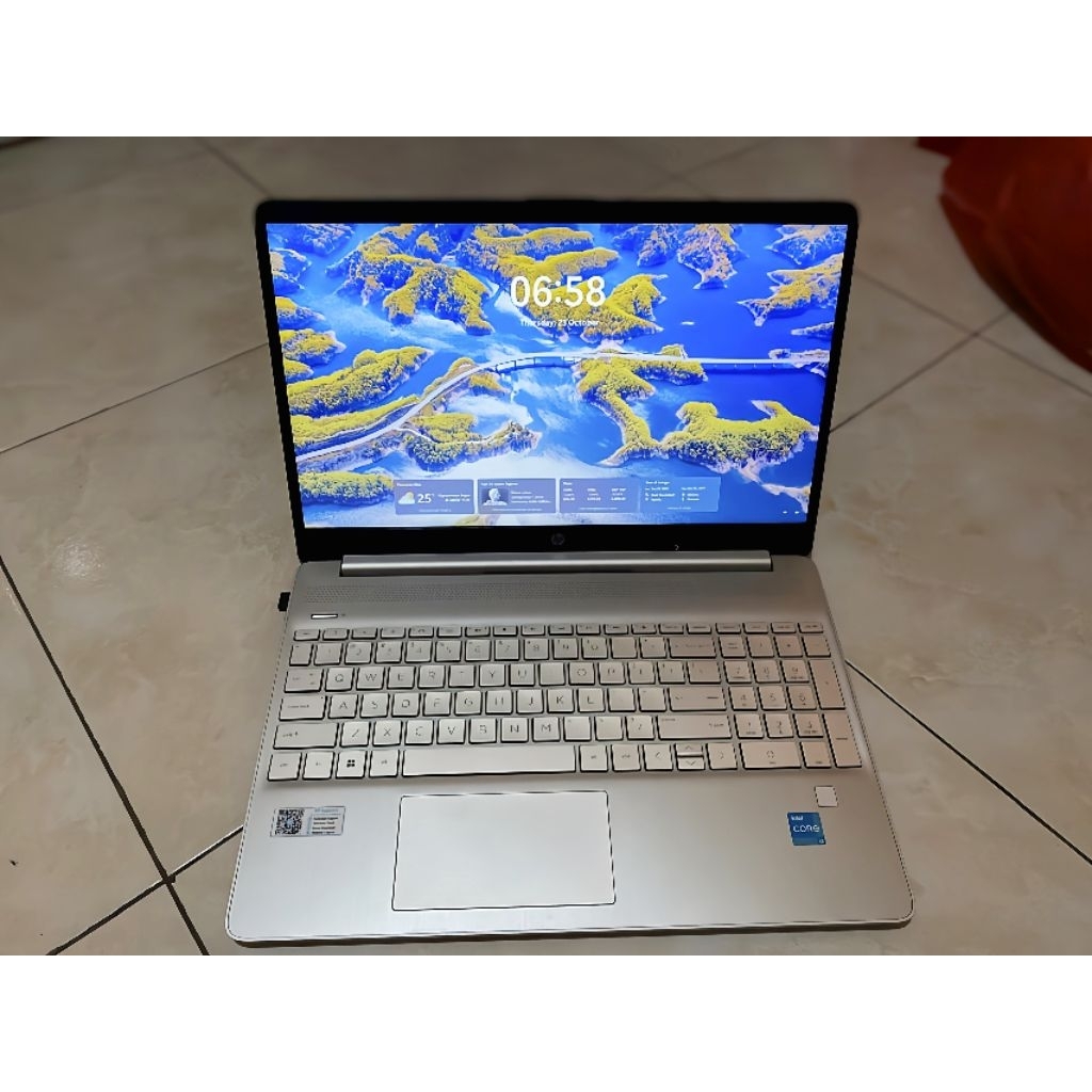 Laptop HP 15s-fq 12th gen intel core i3