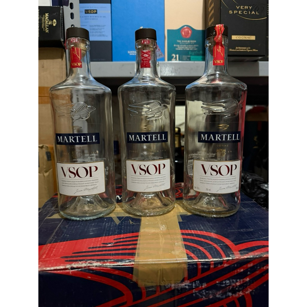 botol kosong bekas MartellVsp