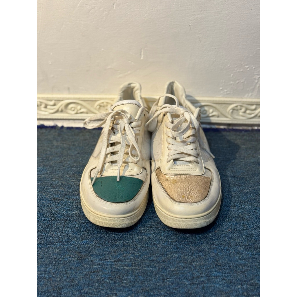 sepatu Louis Vuitton putih original