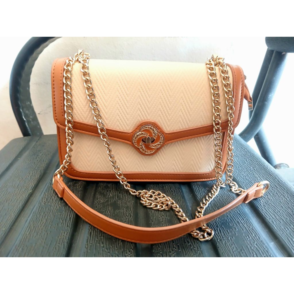 Tas Elizabeth like NEW (preloved)