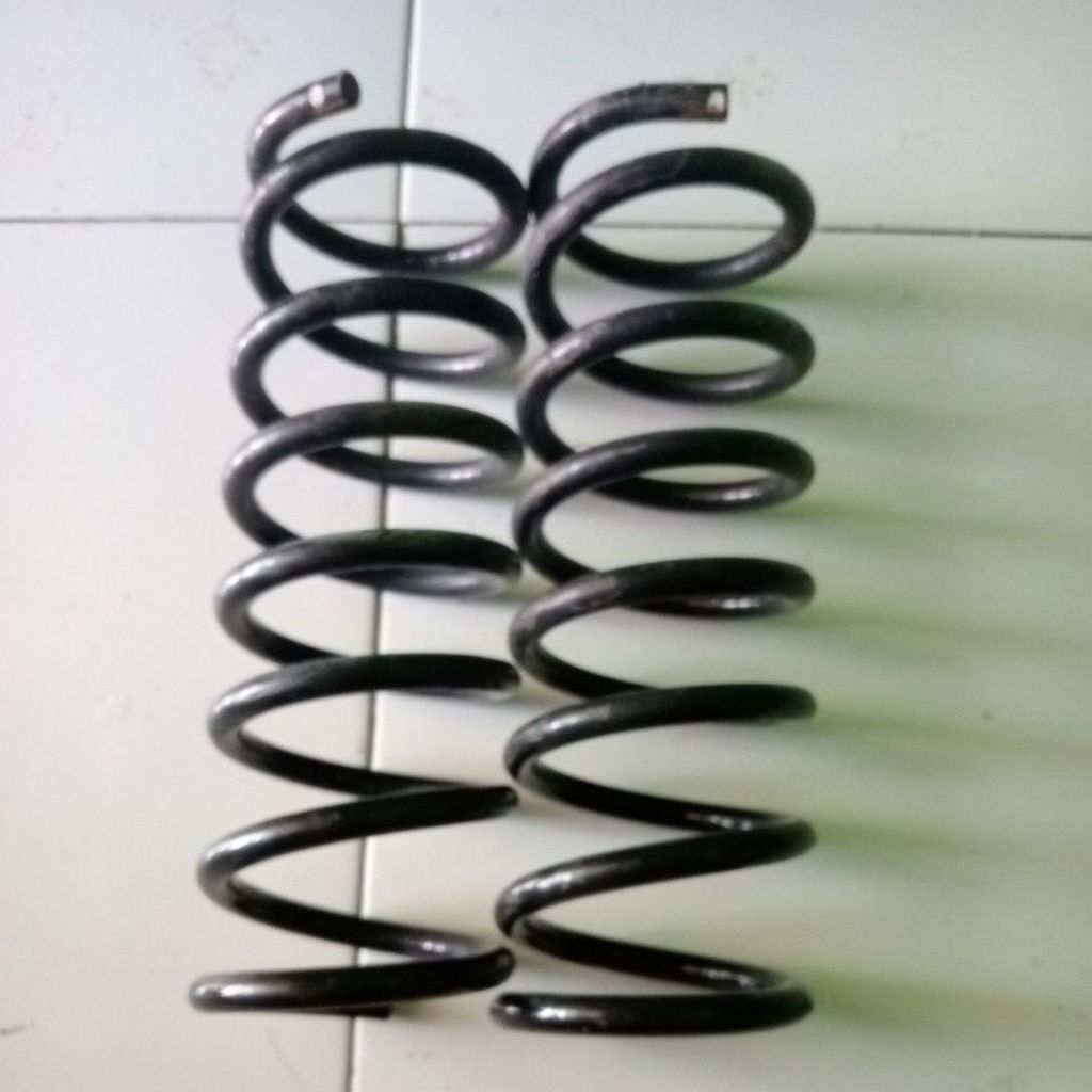 per keong Daihatsu grand max depan