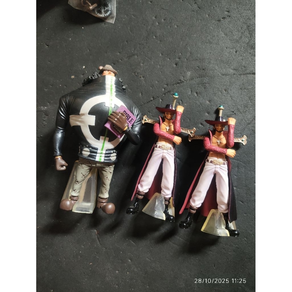 HG Bandai Original bartholomeo kuma dracule mihawk original not wcf gachapon