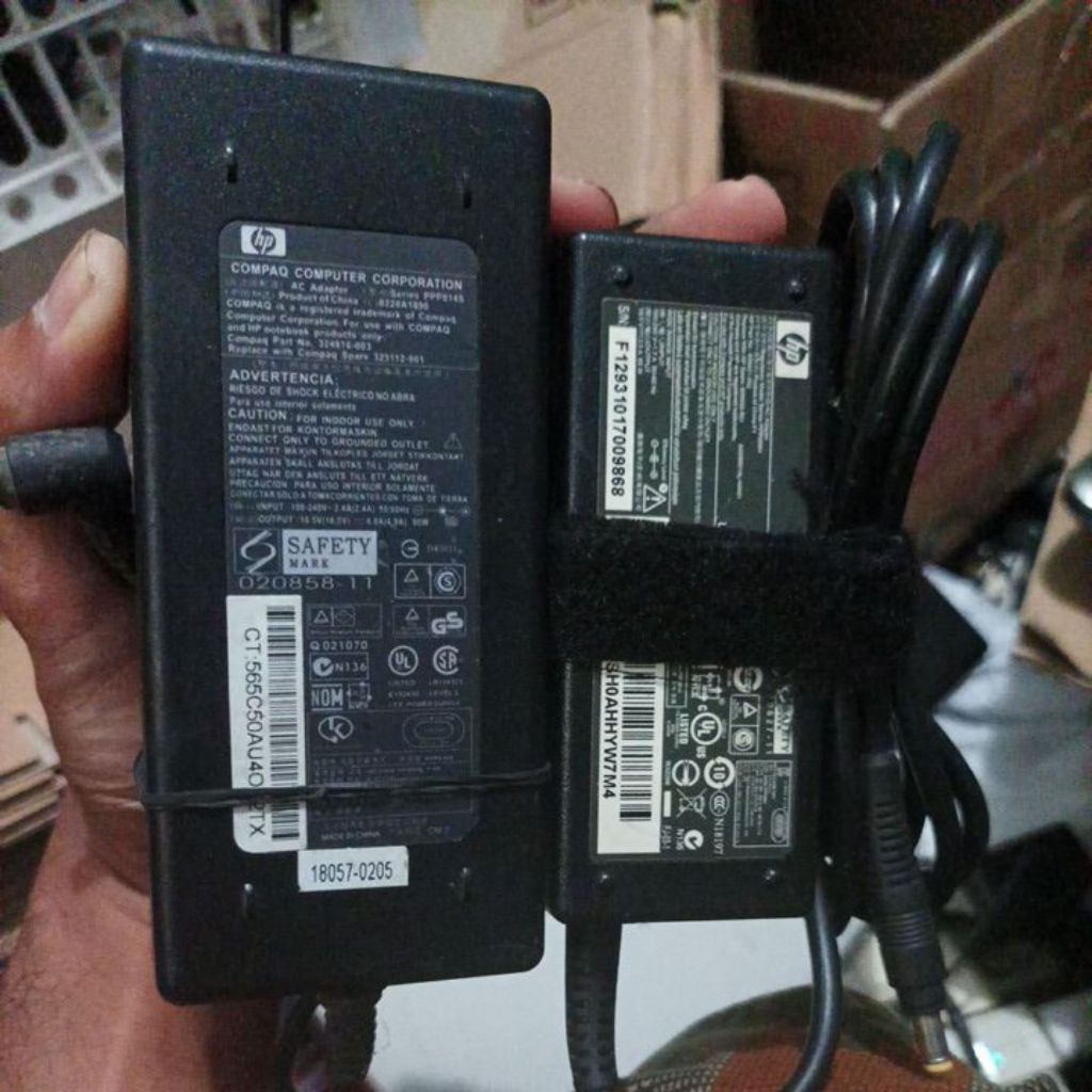 Adaptor Charger Second Laptop HP Compaq 19v