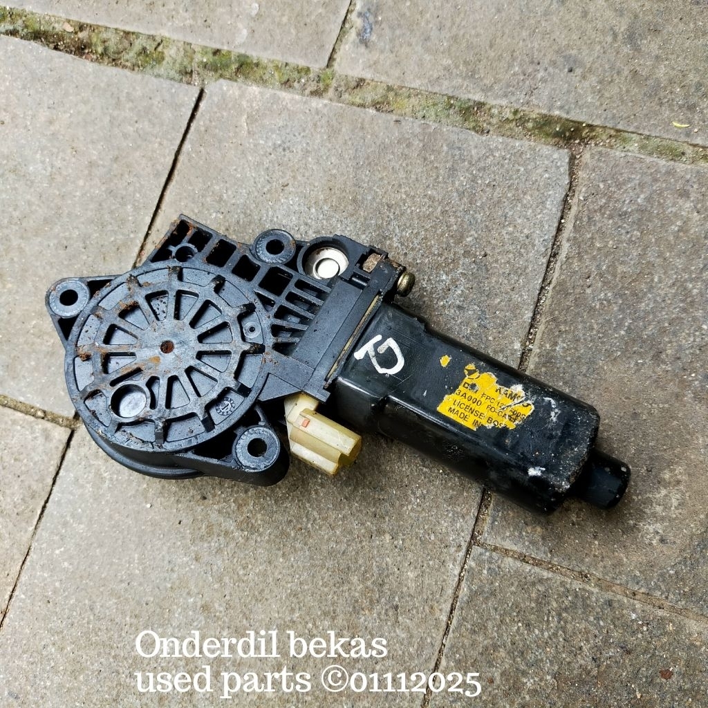 dinamo motor power window Hyundai Trajet kanan depan