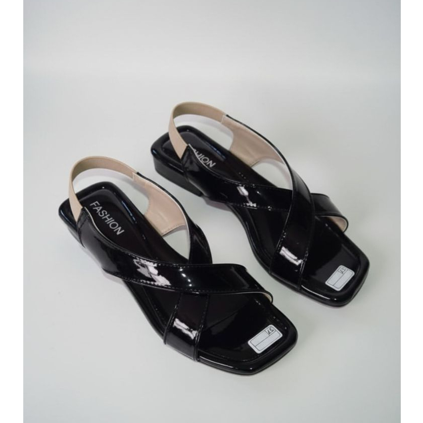 SANDAL TEPLEK WANITA KEKINIAN SILANG//SANDAL WANITA TALI KEBELAKANG