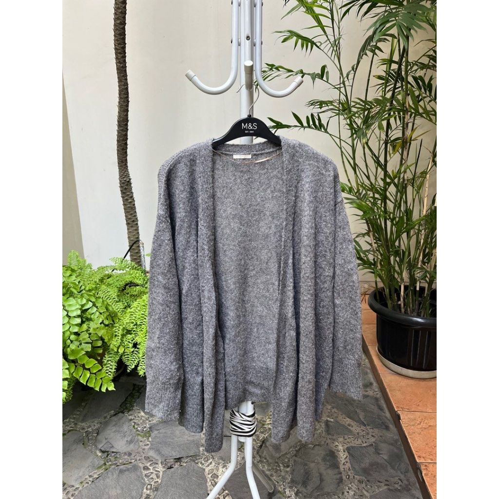 GU Uniqlo semi wool souffle cardigan abu