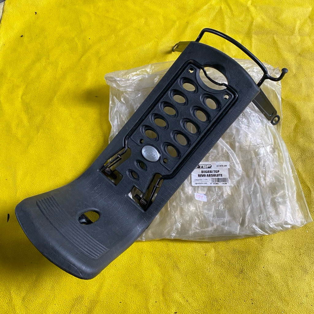 Rak jepit bagasi Tengah Honda Revo Absolute Blade original TGP