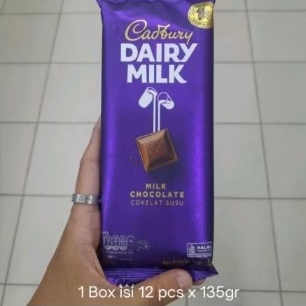 Cadbury Dairy Milk Chocolate Coklat ( isi 12 pcs x 135gr / box )
