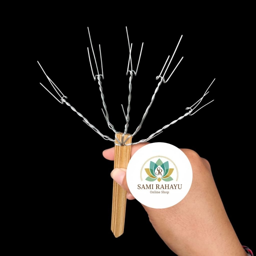 Oncer daksina bambu untuk daksina linggih/persembahyangan