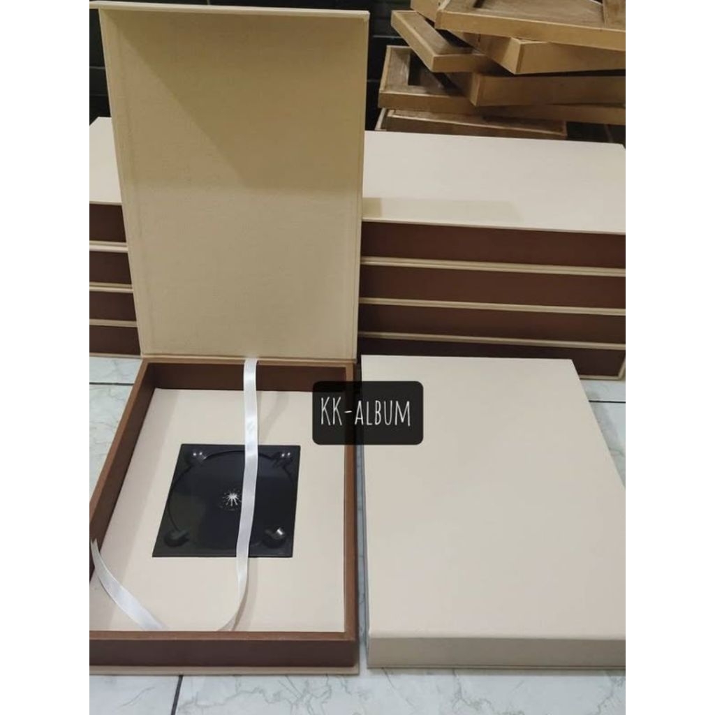 Box album magnet ukuran 20x30//box saja//tanpa album