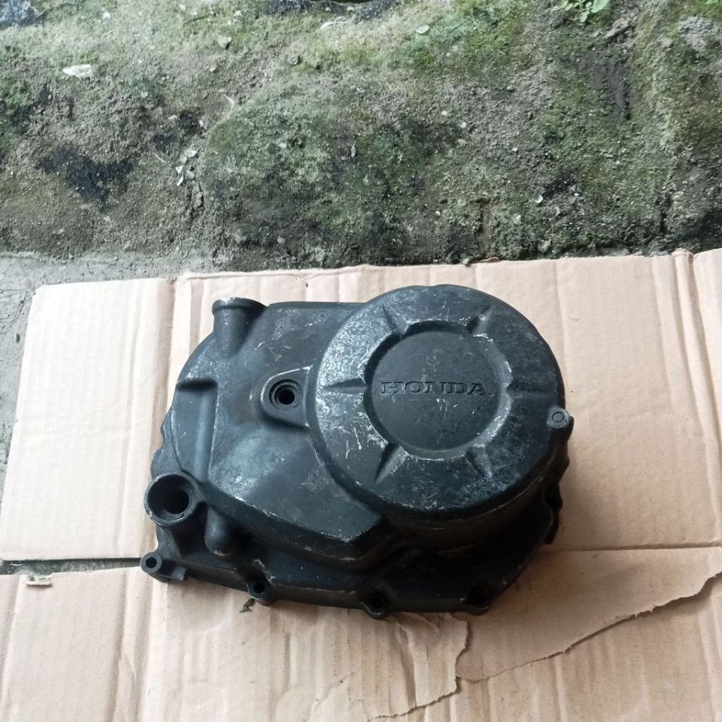bok oli bagian kanan honda revo absolut original copotan motor
