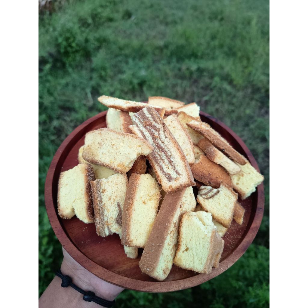 Patahan Remukan Roti Panggang Kering (Timuk)