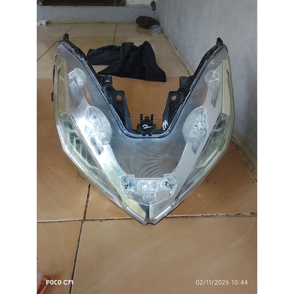 headlamp Vario 125-150 old revlektor depan motor Vario 125-150 old bekas