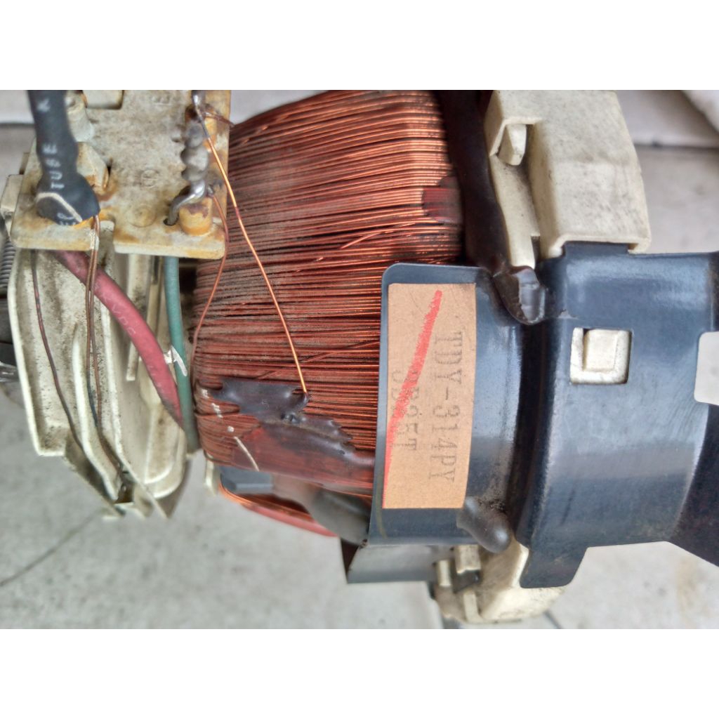 Yoke, konde TV tabung cembung 14inc merk Toshiba.