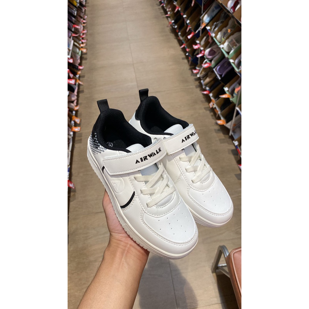 SALE Payless Airwalk Childrens Geece Sneakers - White