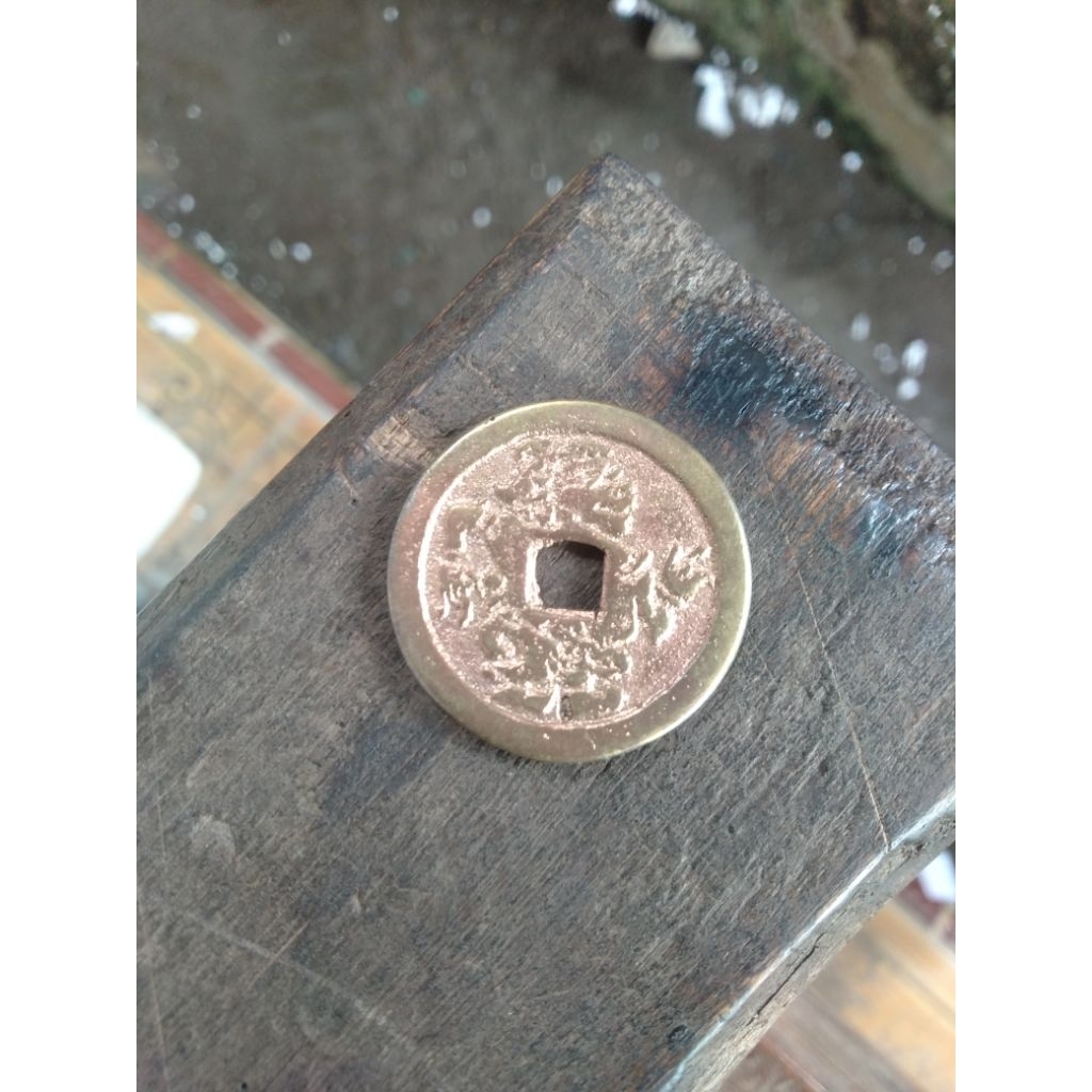 pis bolong tualen gedong atas