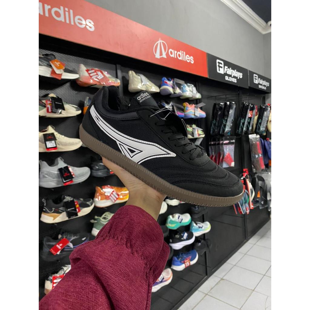 Sepatu Sneakers Ardiles Escent Clovis
