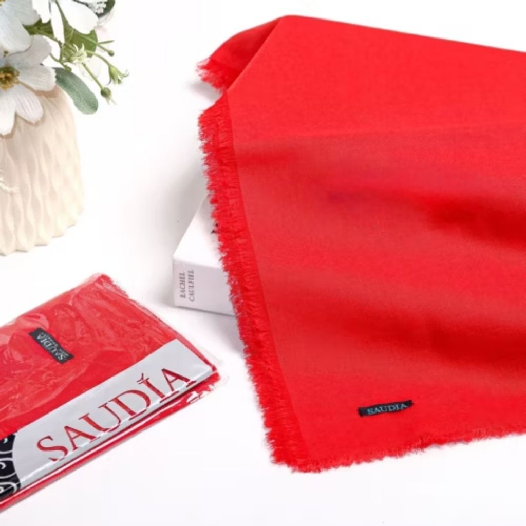 kerudung segi empat Saudia Rawis warna merah/jilbab Saudia warna khusus 17 Agustus