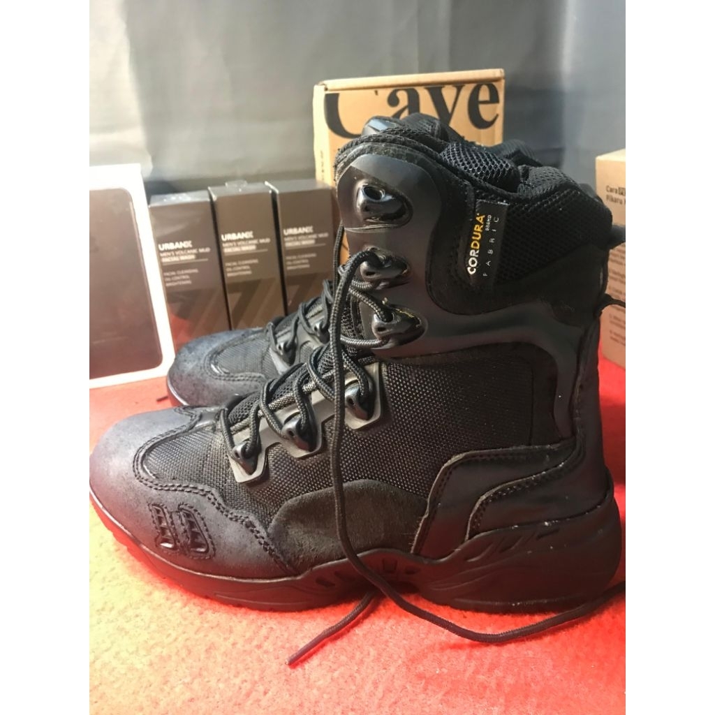 Sepatu PDL MAGNUM size 40