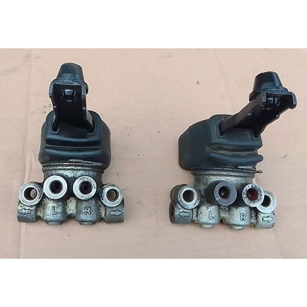 Pembagi Rem Belakang Hyundai Trajet Original