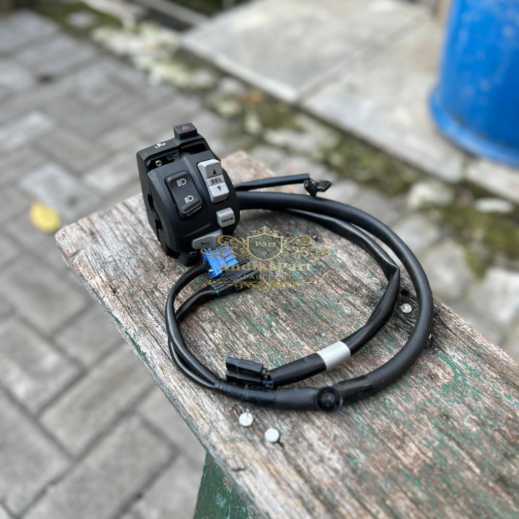 Holder kiri CRF 1000 original/ Holder saklar kiri Africa froza CRF 1000 original baru