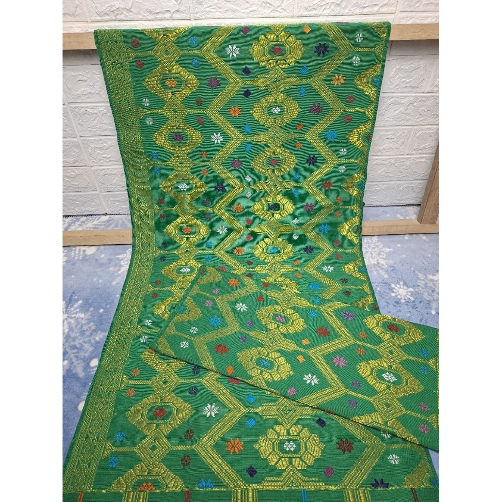 KAIN TENUN SONGKET ASLI LOMBOK MOTIF BULAN BEKURUNG HIJAU