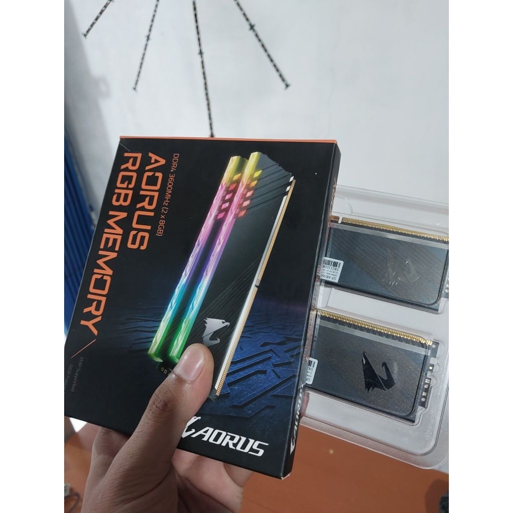 RAM DDR4 GIGABYTE AORUS RGB 16GB 3600mhz