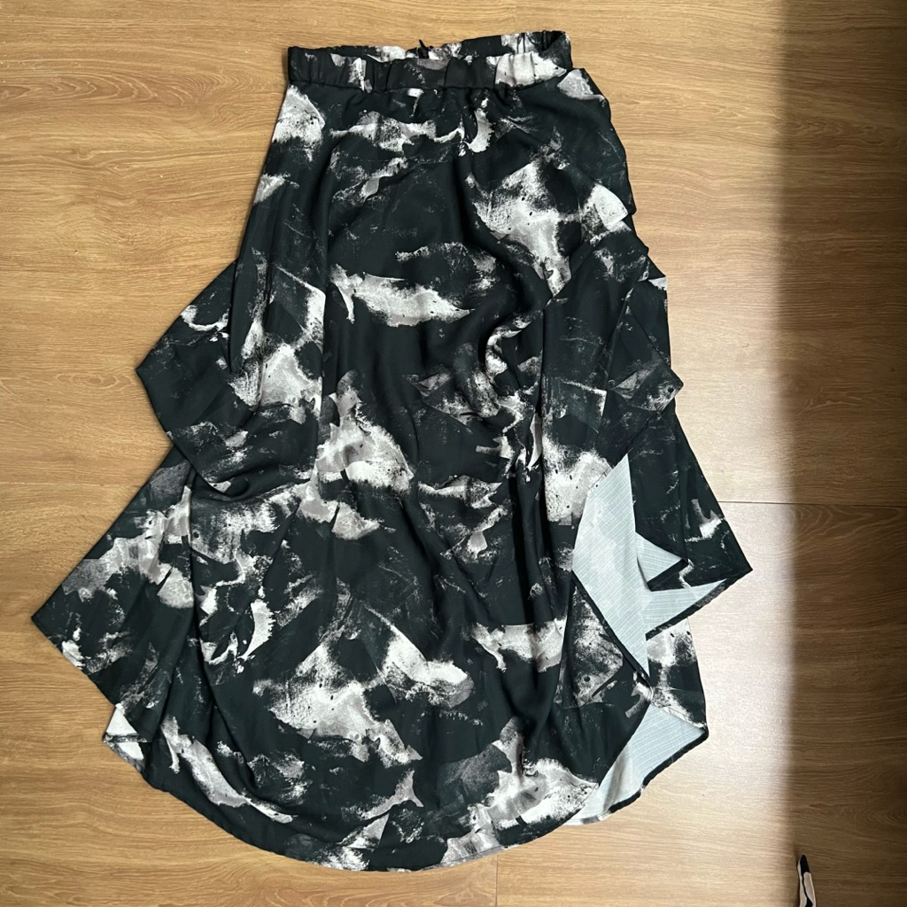 preloved studio cotton ink x rama dauhan black white skirt motif rok mermaid