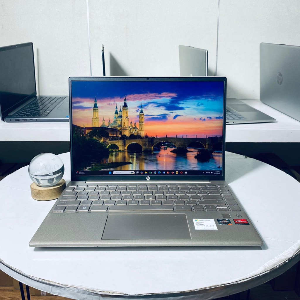 Laptop HP Pavilion Aero 13-be0003AU  - Processor AMD Ryzen 7 5800U - ⁠RAM 16GB - ⁠SSD 512GB