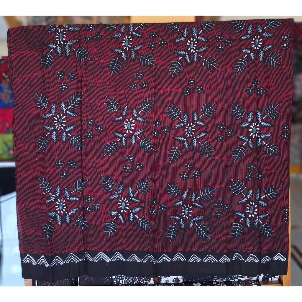 Kain Batik Tulis Bakaran Khas Pati
