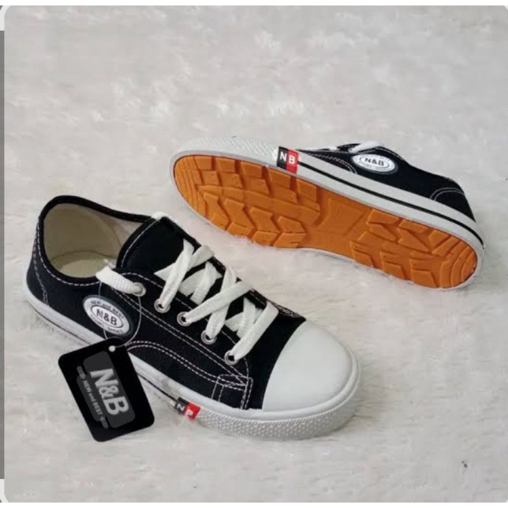 Sepatu sekolah nb