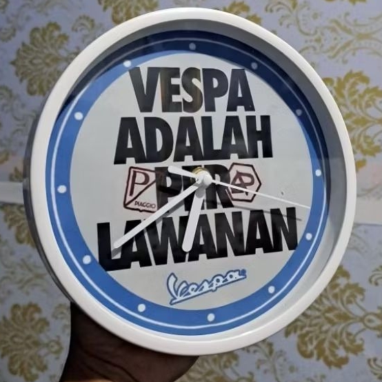 jam dinding vespa kata
