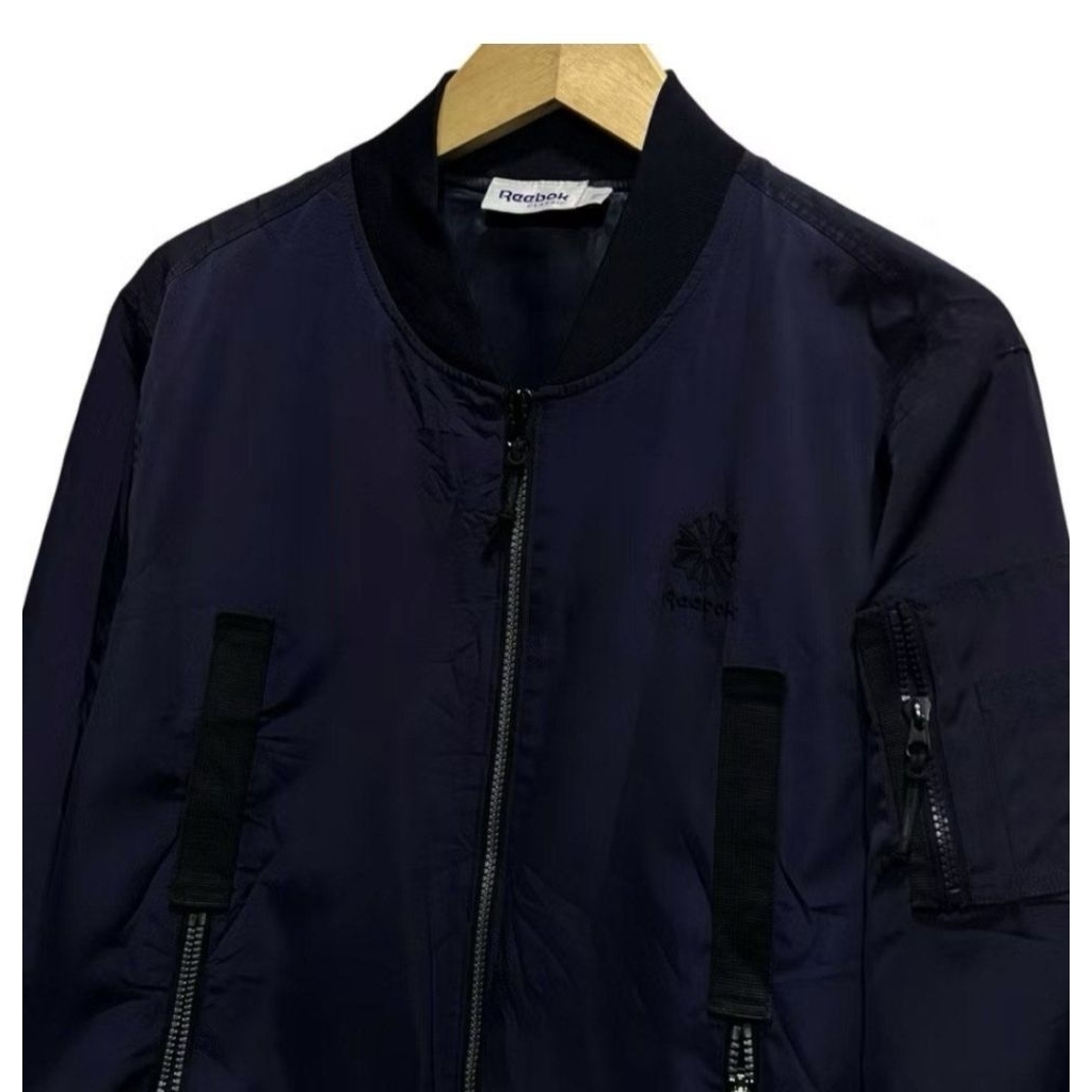 jacket bomber reebok classic