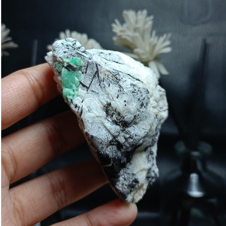 Natural Emerald Rough / Raw Stone (4)