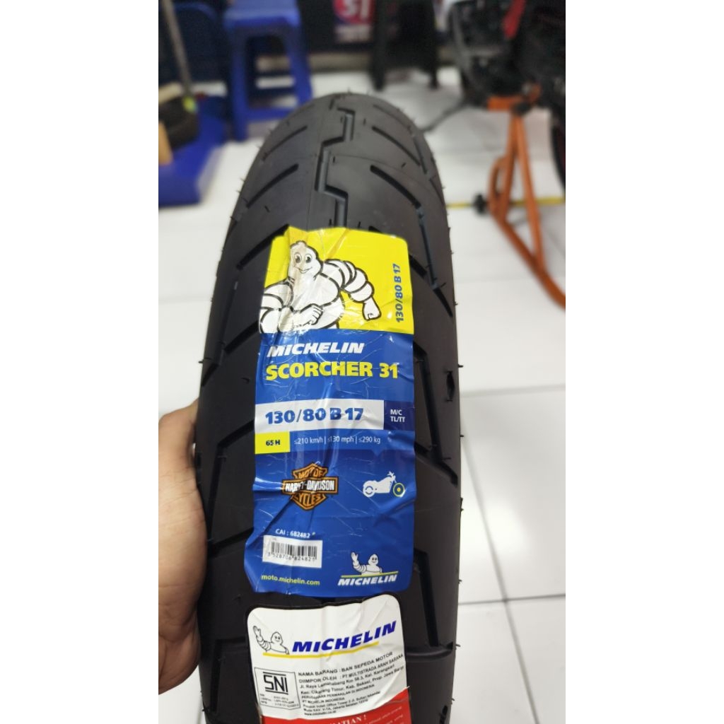 Michelin Scorcher 130/80.17. Ban Oem Harley Davidson