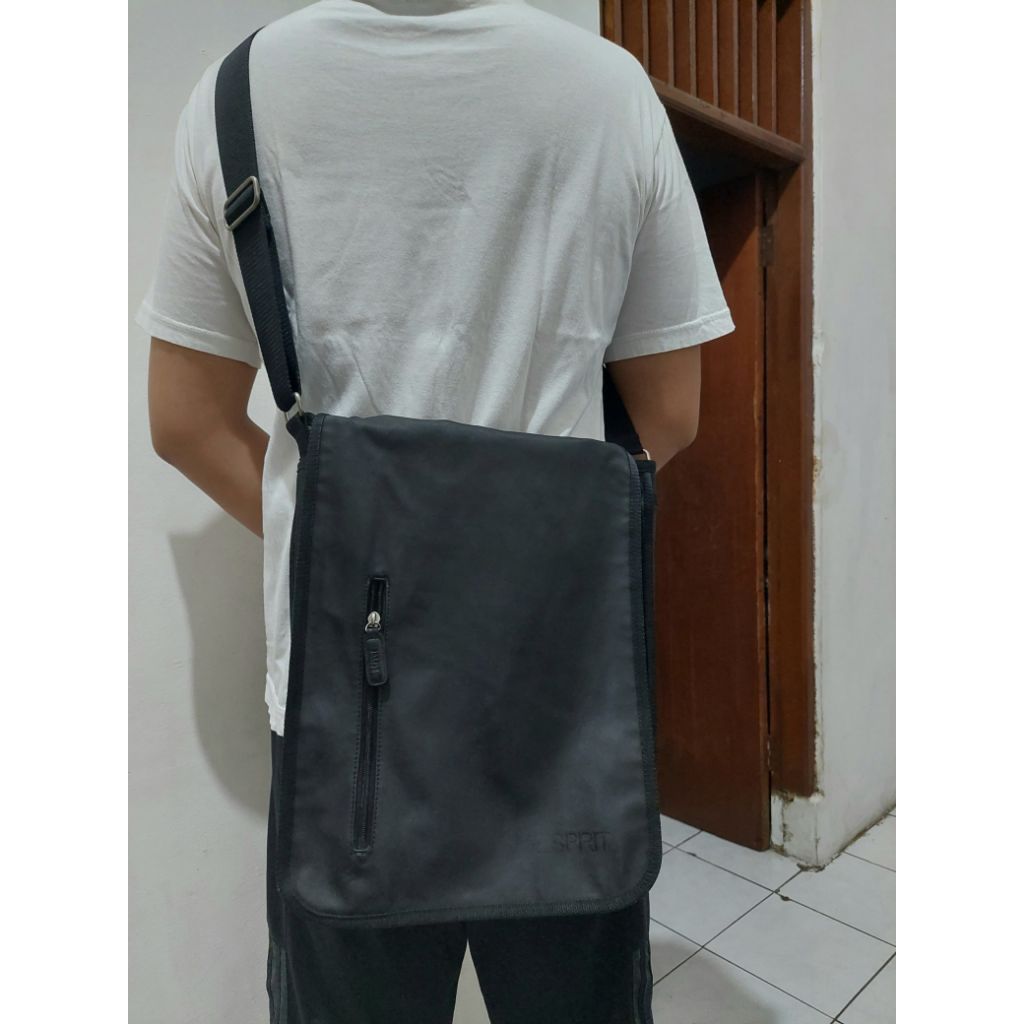 Tas ESPRIT Selempang Cross-body bag  Shoulderbag