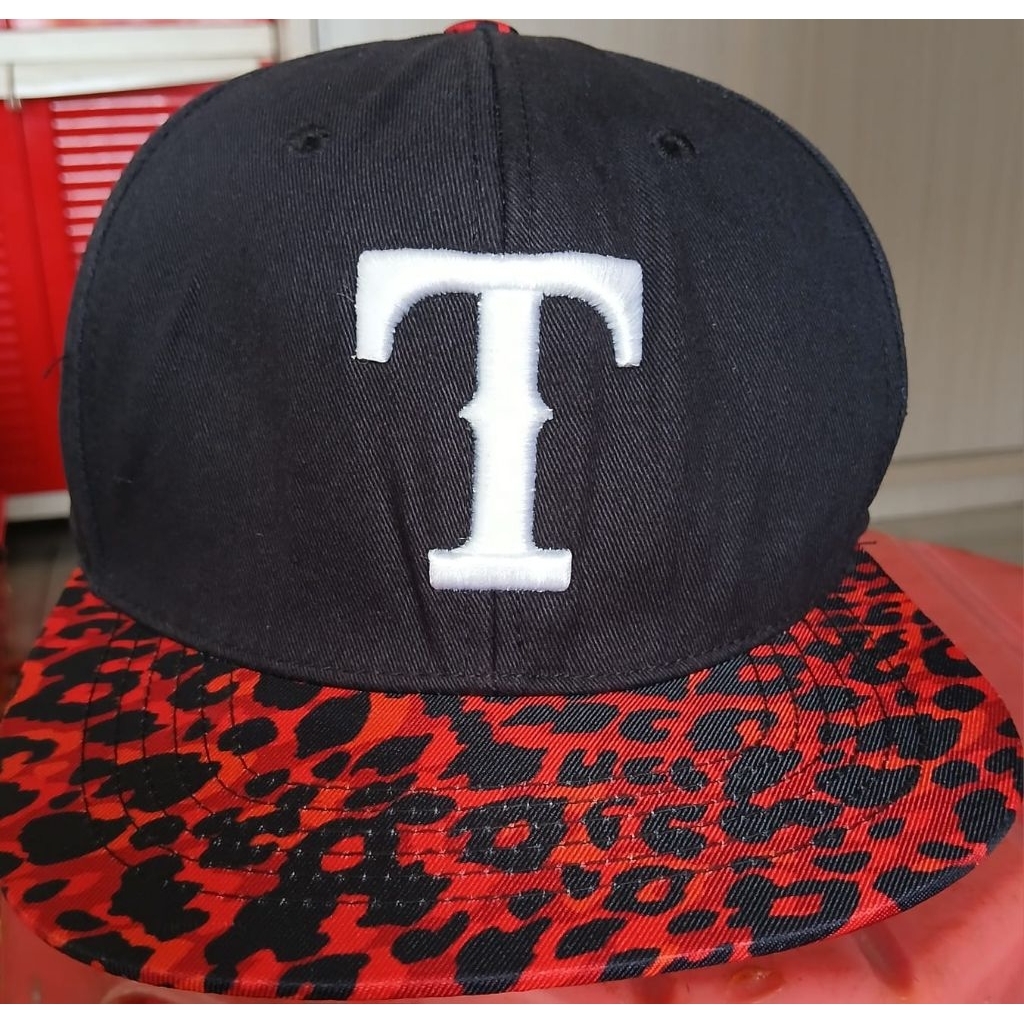 Topi MLB Logo T