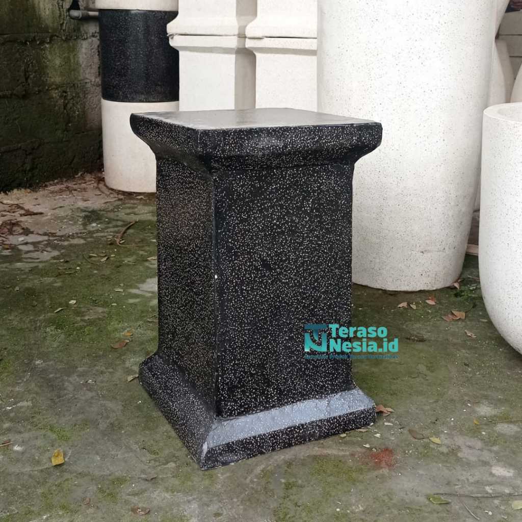 Invoice Pilar Dudukan Pot Teraso Warna Hitam/Standing Pot Teraso