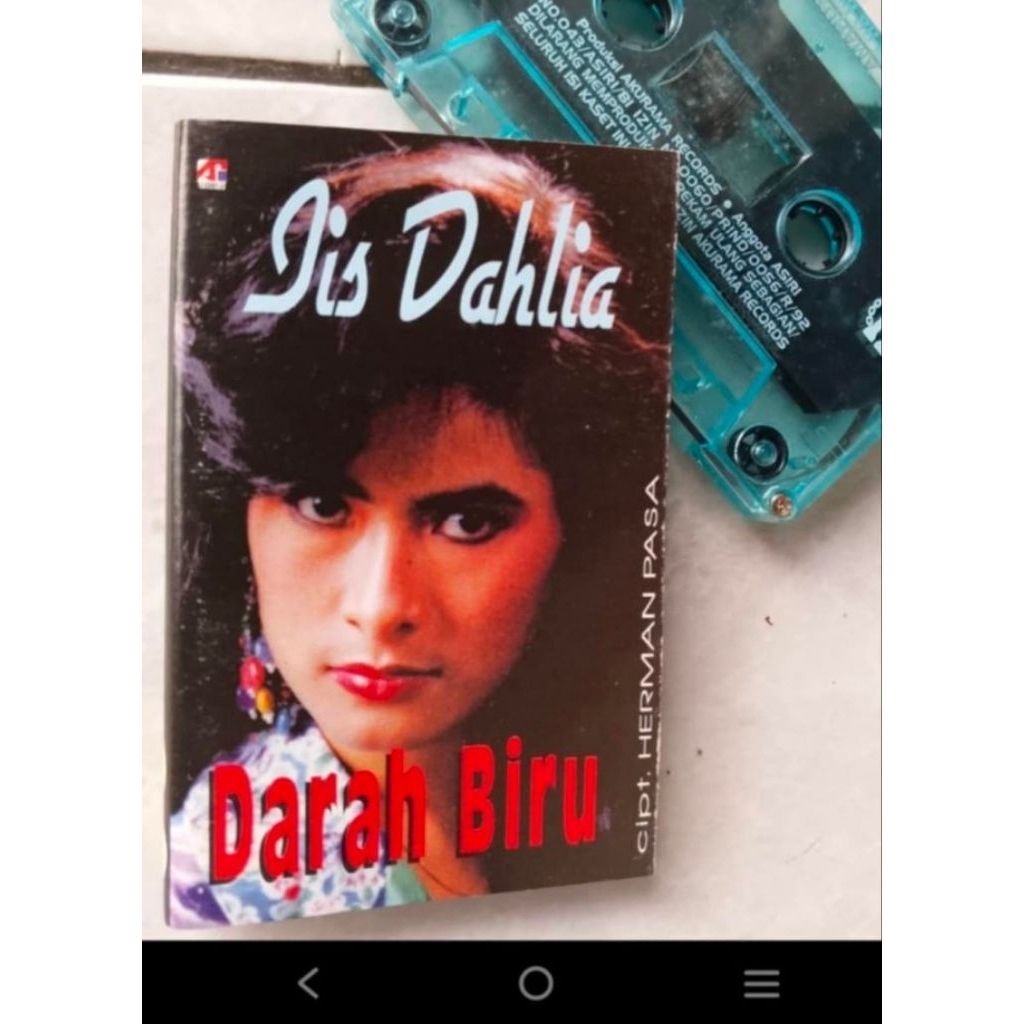 Kaset pita Iis Dahlia -  Darah Biru