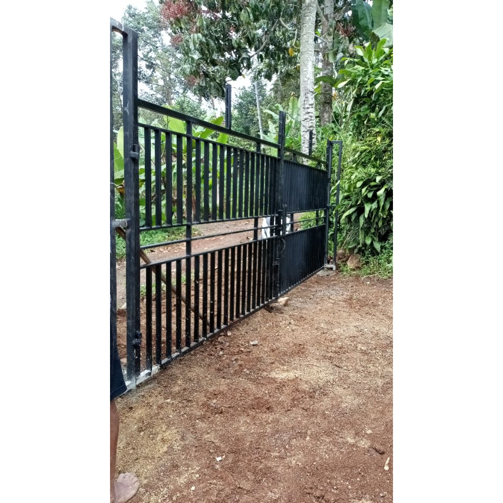 pagar balkon minimalis terpasang