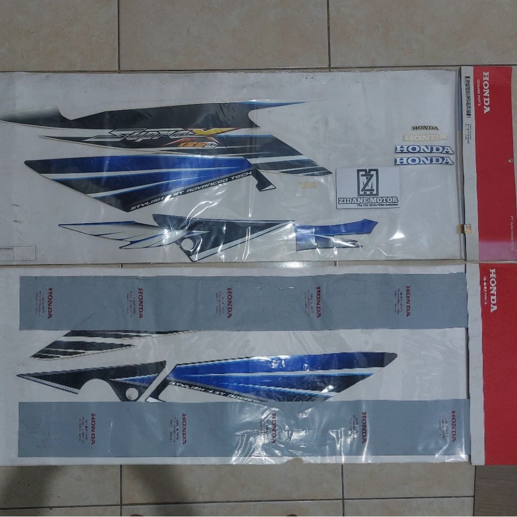 graphic grafik striping striping set assy biru putih honda supra X 125 D supra x125D 2005 2006 biru 