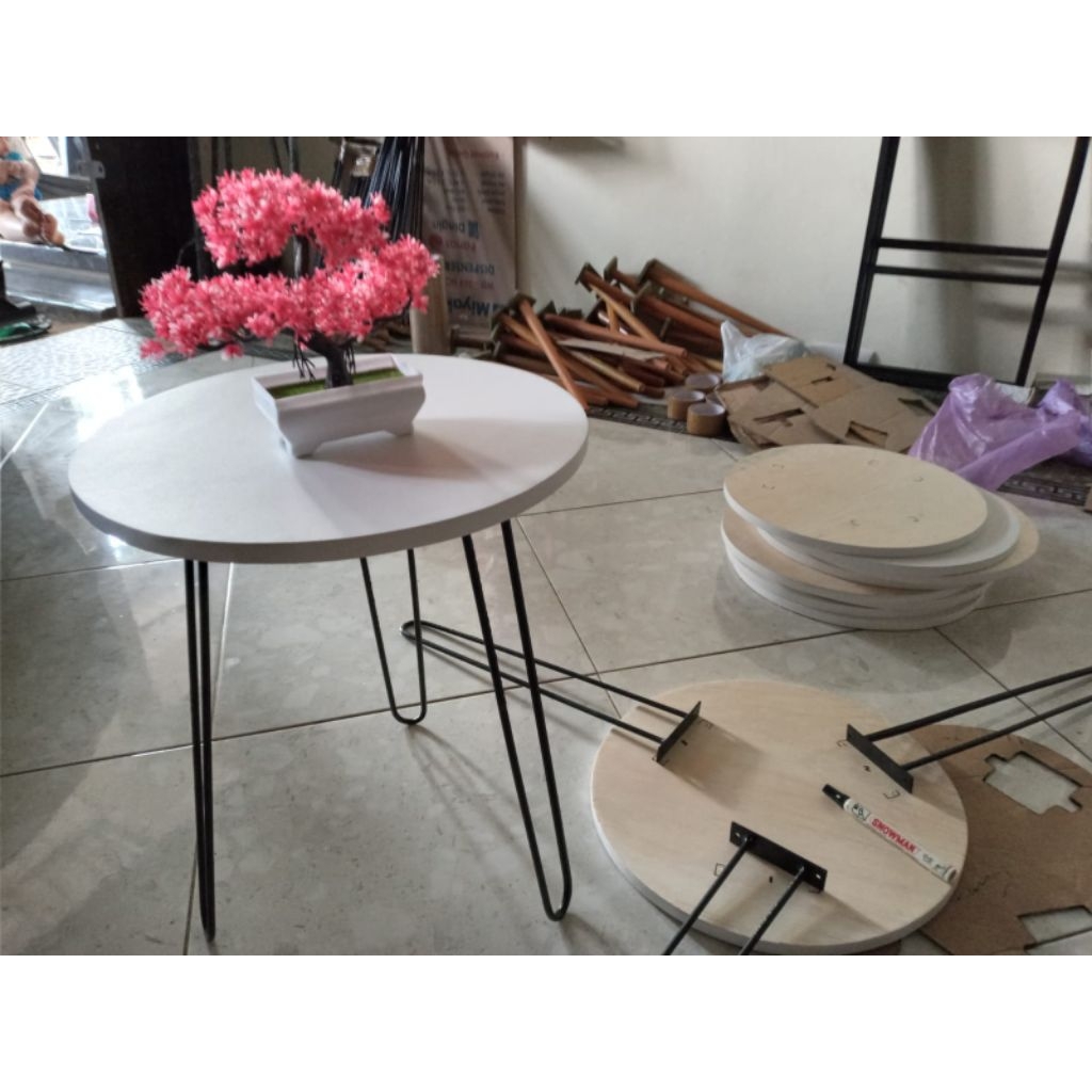 meja bundar minimalis