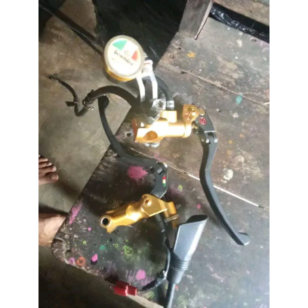 master rem hendel rem dan hendel kopling brembo siap pakai iyaa sesuai dengan foto