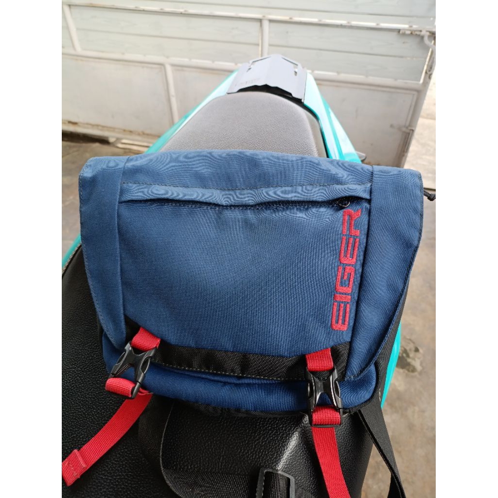 Eiger Sling Bag