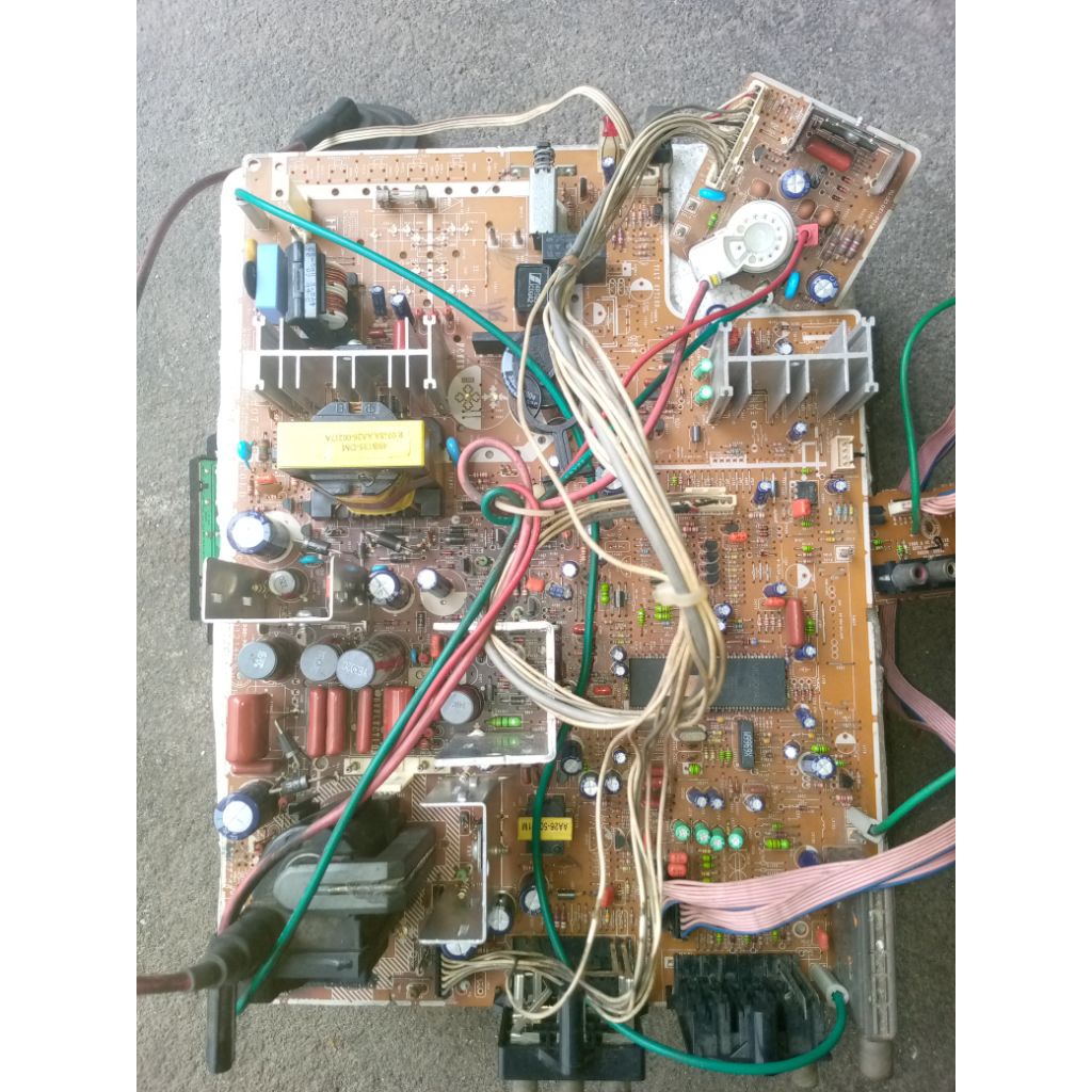 Mesin TV tabung slim 29inc merk Samsung, normal.