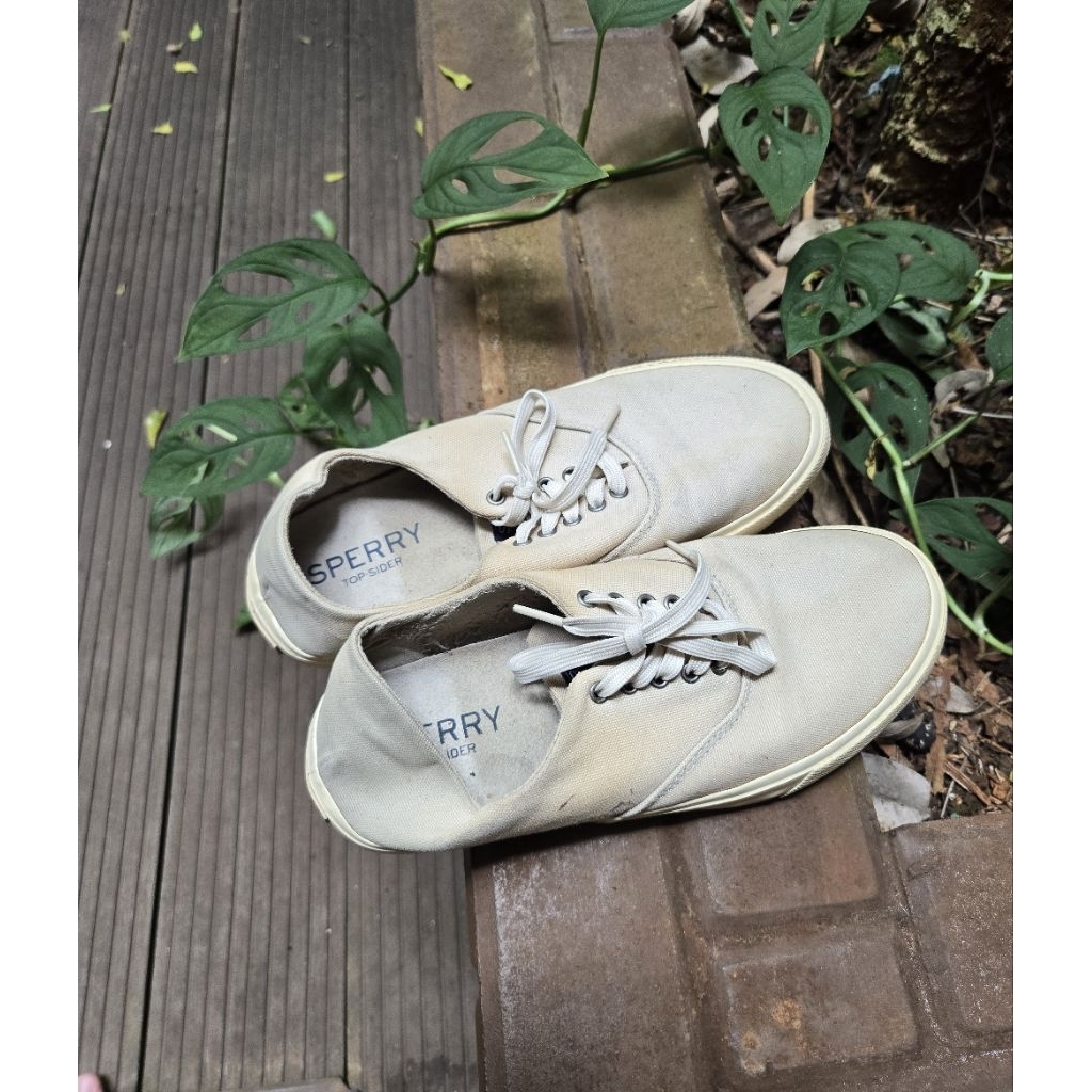 Preloved sepatu Sperry women