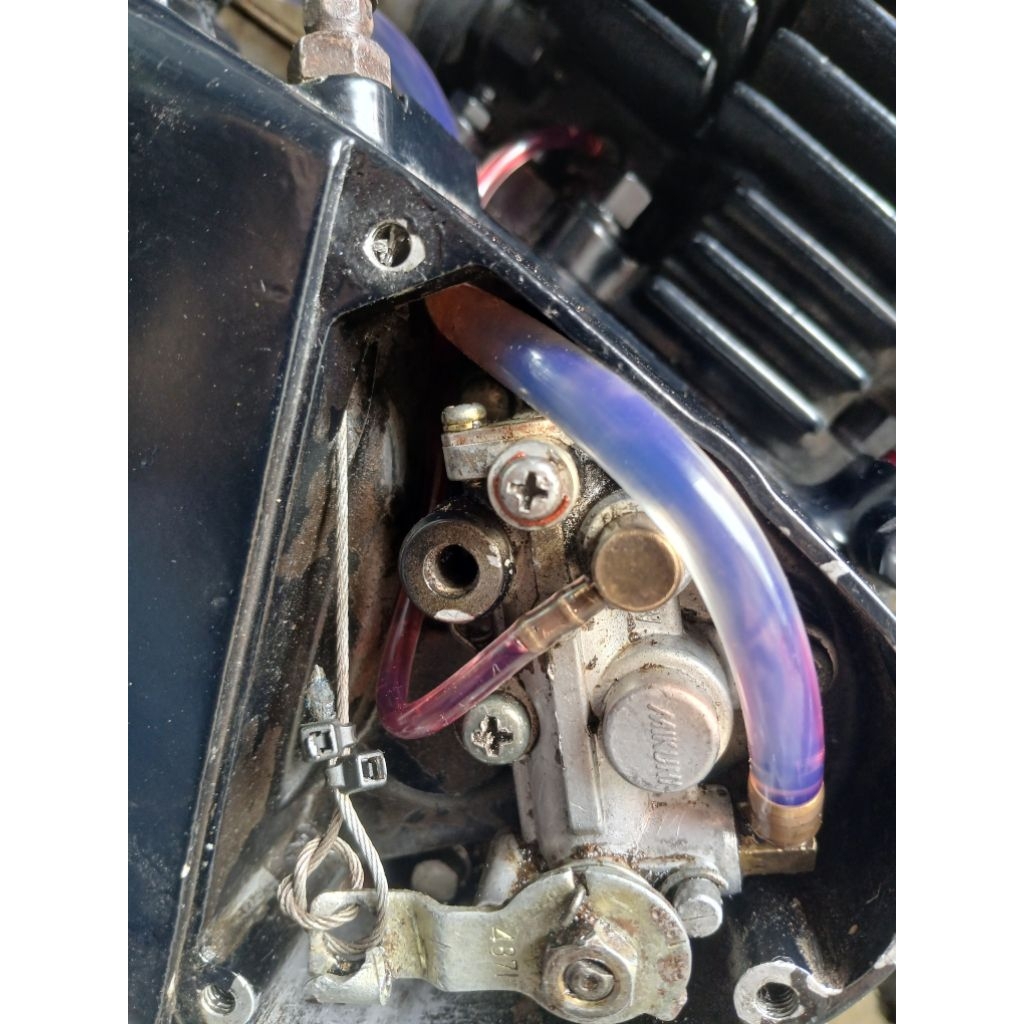 Selang oli samping Suzuki TS 125