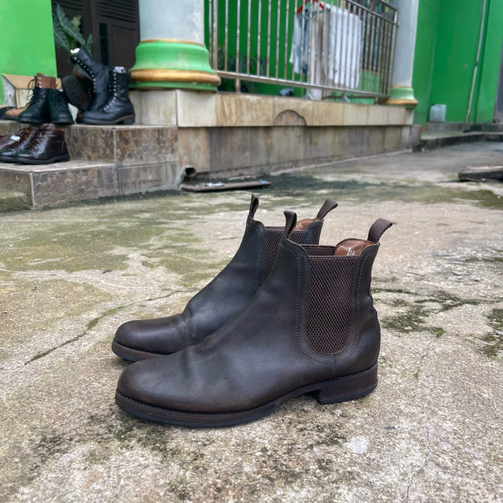 frye chelsea boots